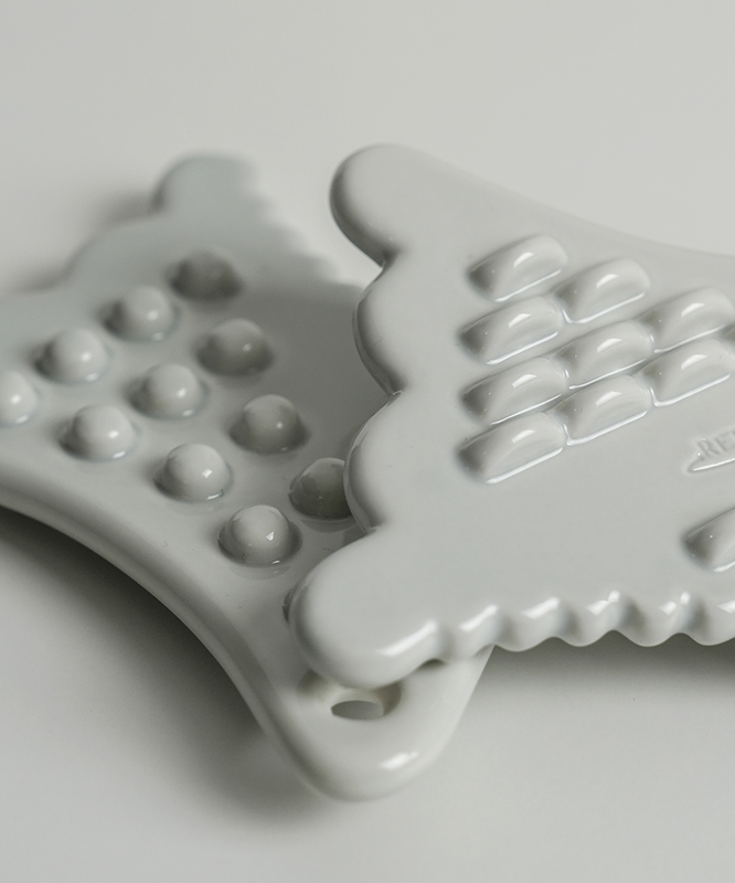 RETURNITY Mini Guasha tool for facial massage and skincare