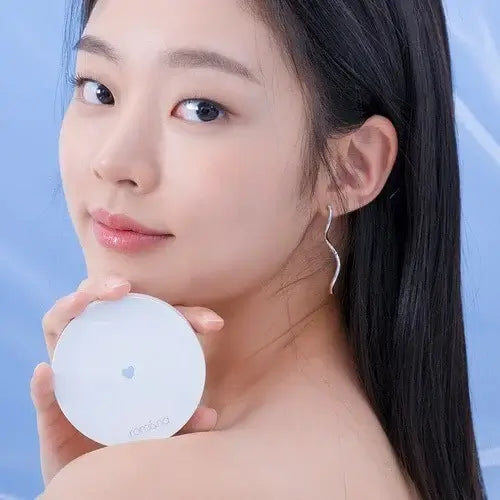 ROMAND Better Than Finish held by a person with neutral background