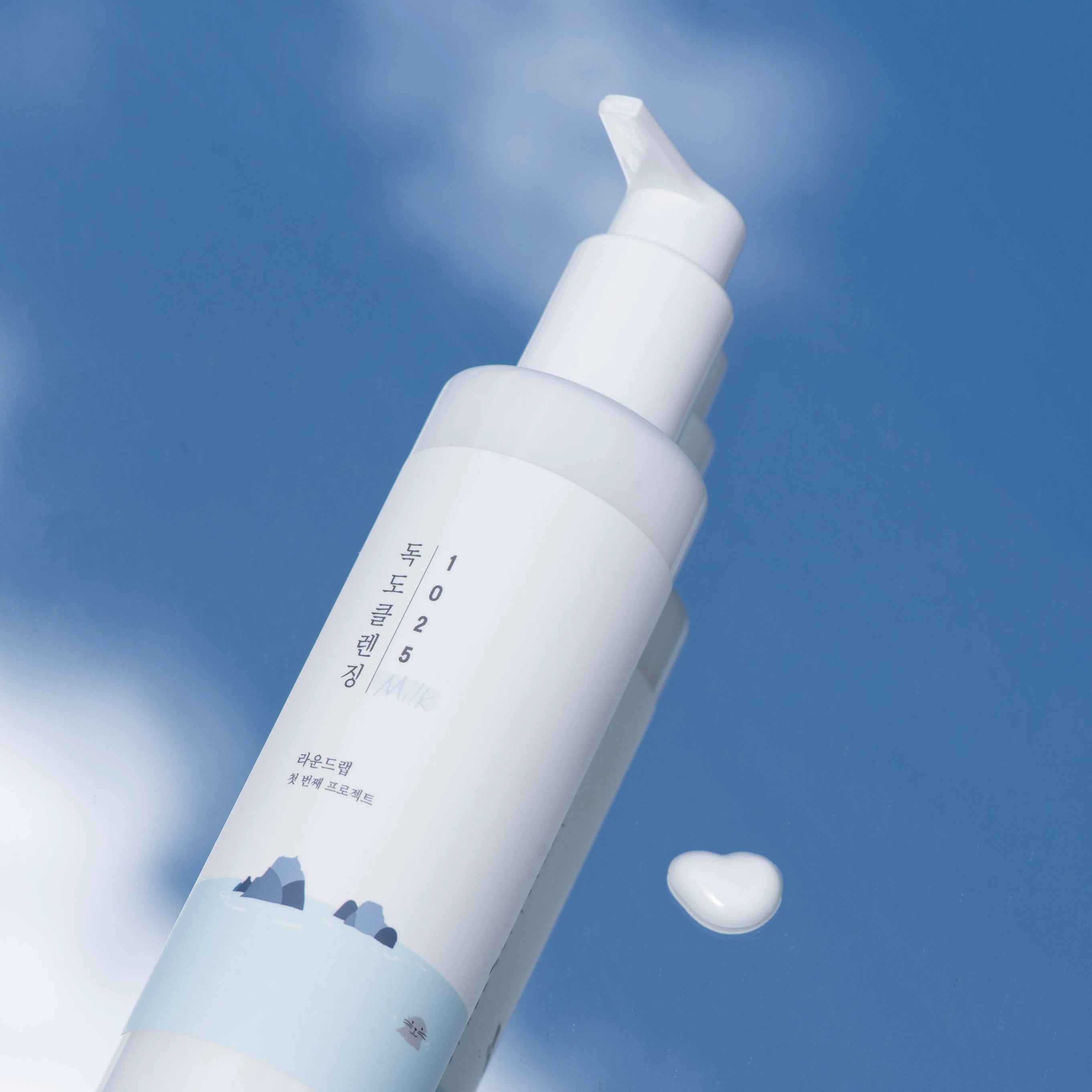 ROUNDLAB 1025 Dokdo Cleansing Milk 200ml disponible sur Ma petite Coree, ton Eshop 100% K-beauty en direct de Seoul