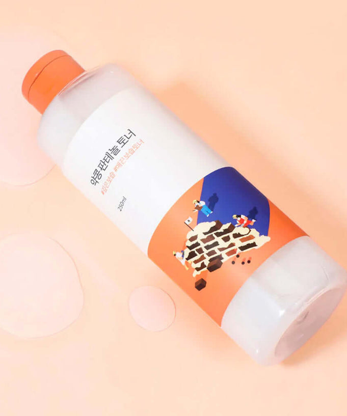 ROUND LAB Yakkong Panthenol Toner 250ml bottle on peach background