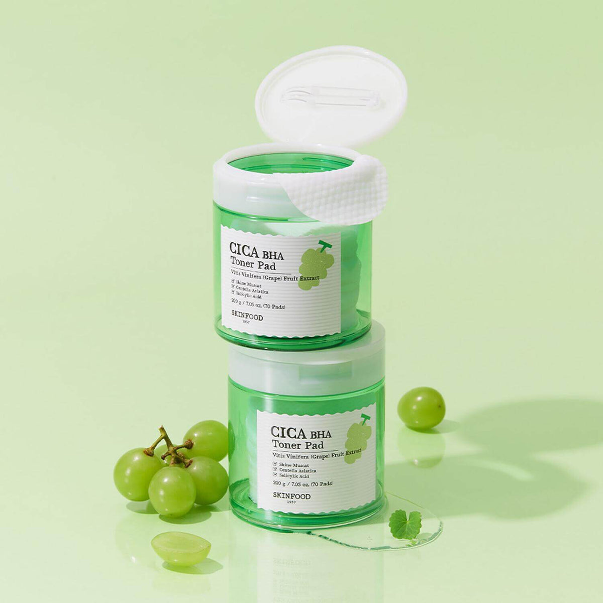 Skinfood Shine Muscat Cica Bach Toner Pad (70 Sheets)