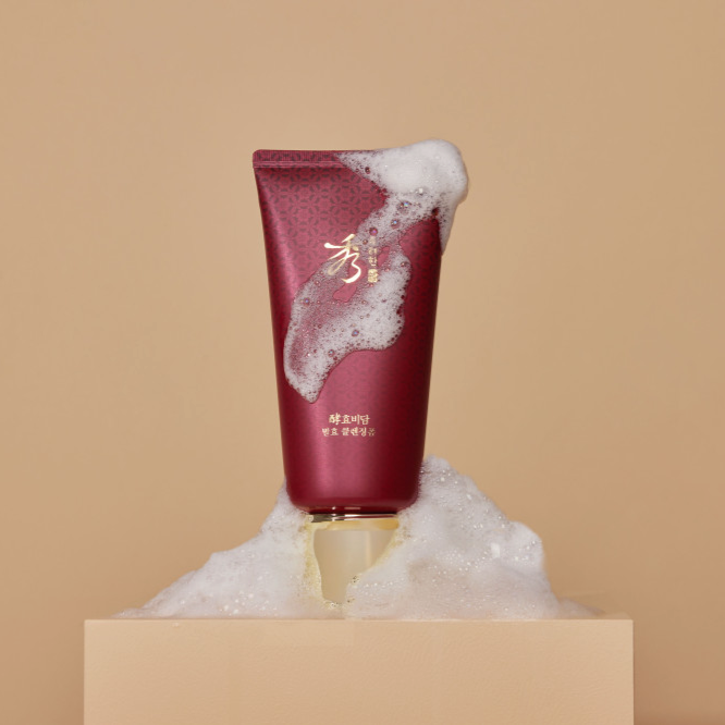 SOORYEHAN Hyobidam Fermented Cleansing Foam 160ml with bubbles on a beige backdrop