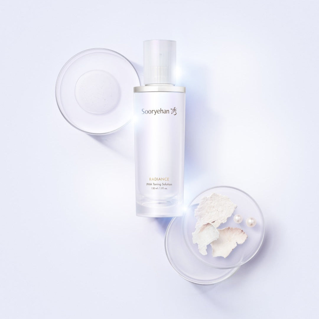 SOORYEHAN Radiance PHA Daily Toning Solution 150ml bottle with ingredients on display