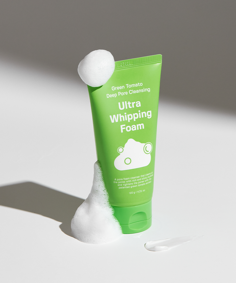 SUNGBOON EDITOR Green Tomato Pore Whipping Foam 120g tube with foam on a white background