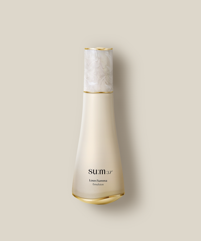 SU:M37 Rosicsumma emulsion 130ml in elegant frosted bottle with gold accents on neutral background.