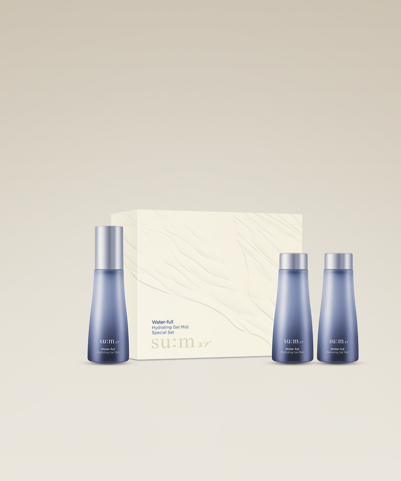SU:M37 Water-full mist planning (Set) with product packaging and bottles displayed on a neutral background