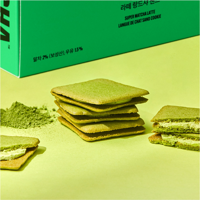 HIT THE TEA Super Matcha Lang De Cha Cream Sandwich 10 Pieces (Latte/Strawberry) cookies with matcha powder and box