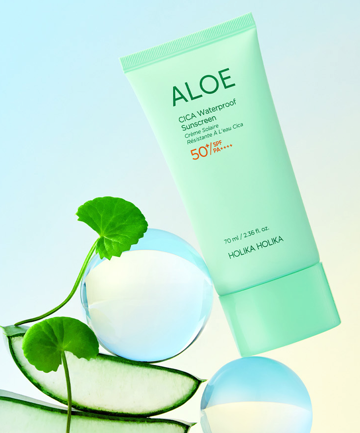 HOLIKA HOLIKA Aloe Cica Waterproof Sunscreen 70ml tube with aloe vera leaves and water droplets on a gradient background.