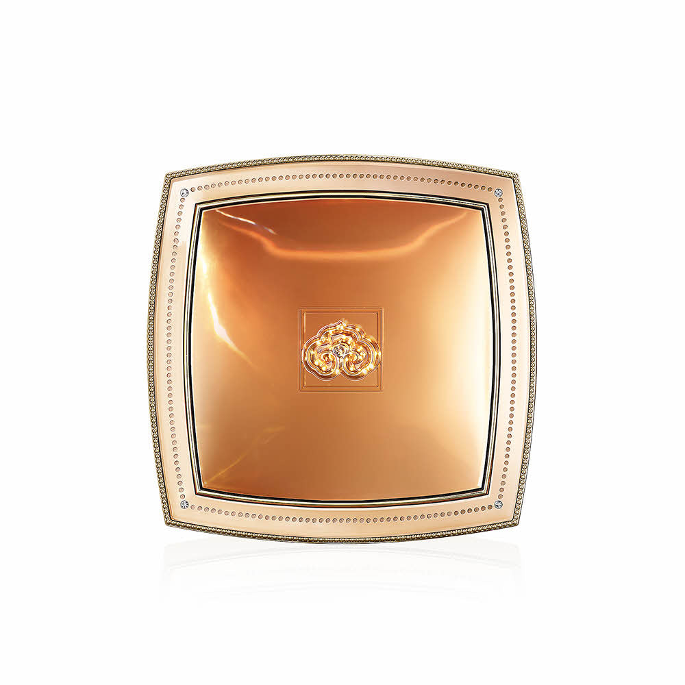 Image of THE WHOO Cheon Gi Dan Hwa Hyun Powder Patch 12g in a luxurious gold packaging.