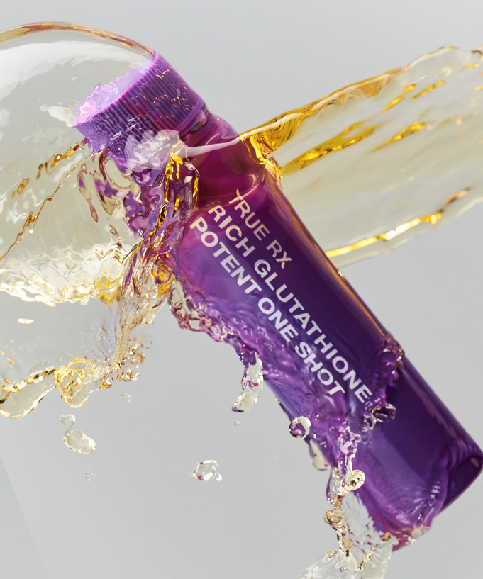 TRUE RX Rich Glutathione Potent One Shot 1 box (8 bottles) showcased with dynamic splash effect.