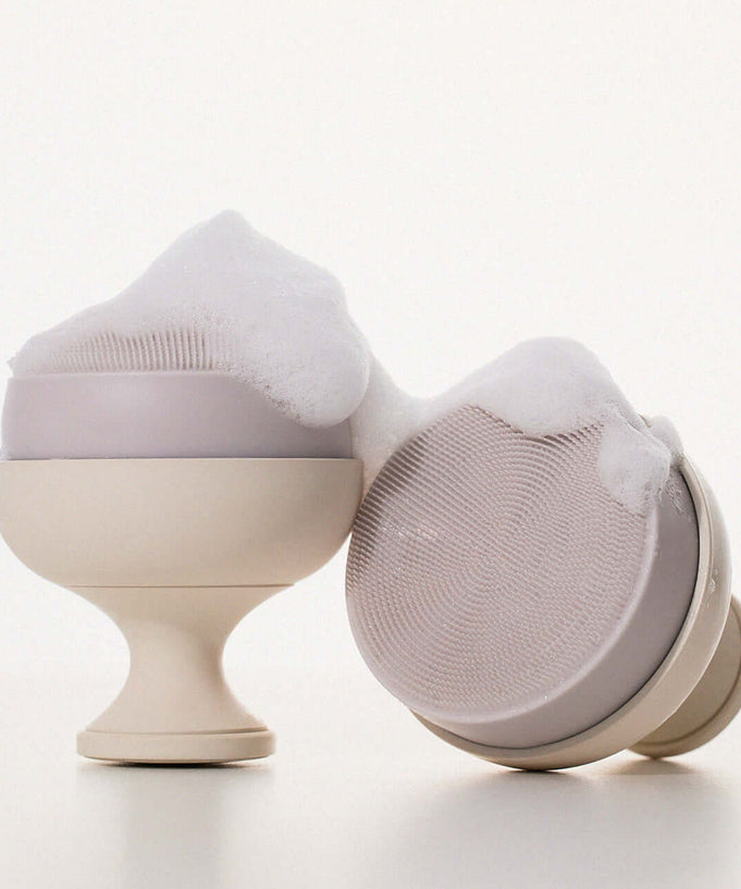 XOUL Silky Smoothing Cleansing Ball with foam for gentle skin cleansing