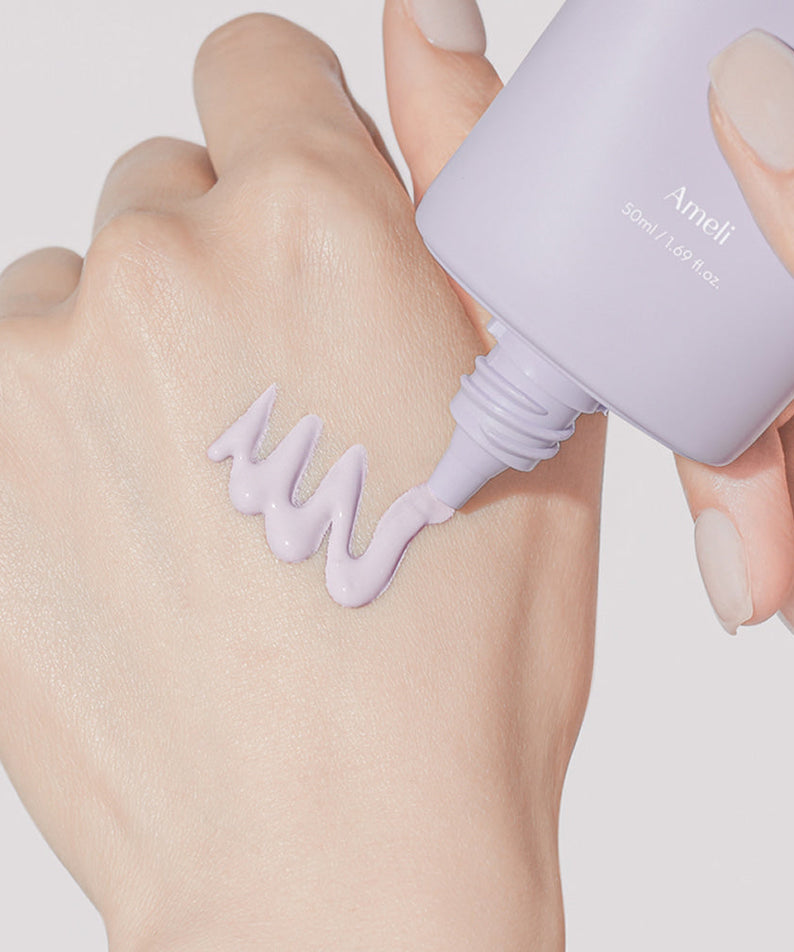 Applying AMELI Complement Series Bora Filter 50ml cream on hand