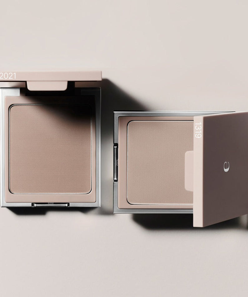 AMELI Maroon Shading compact case with open and closed shades, sleek design for beauty enthusiasts.