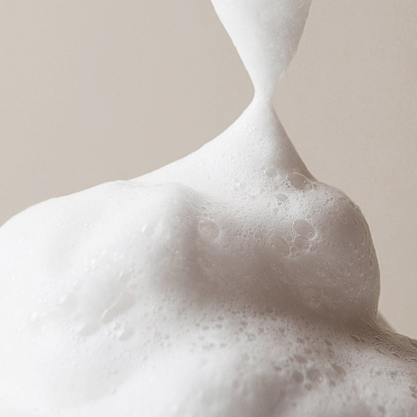 AROMATICA Reviving Rose Infusion Cream Cleanser 145ML | Kool Seoul