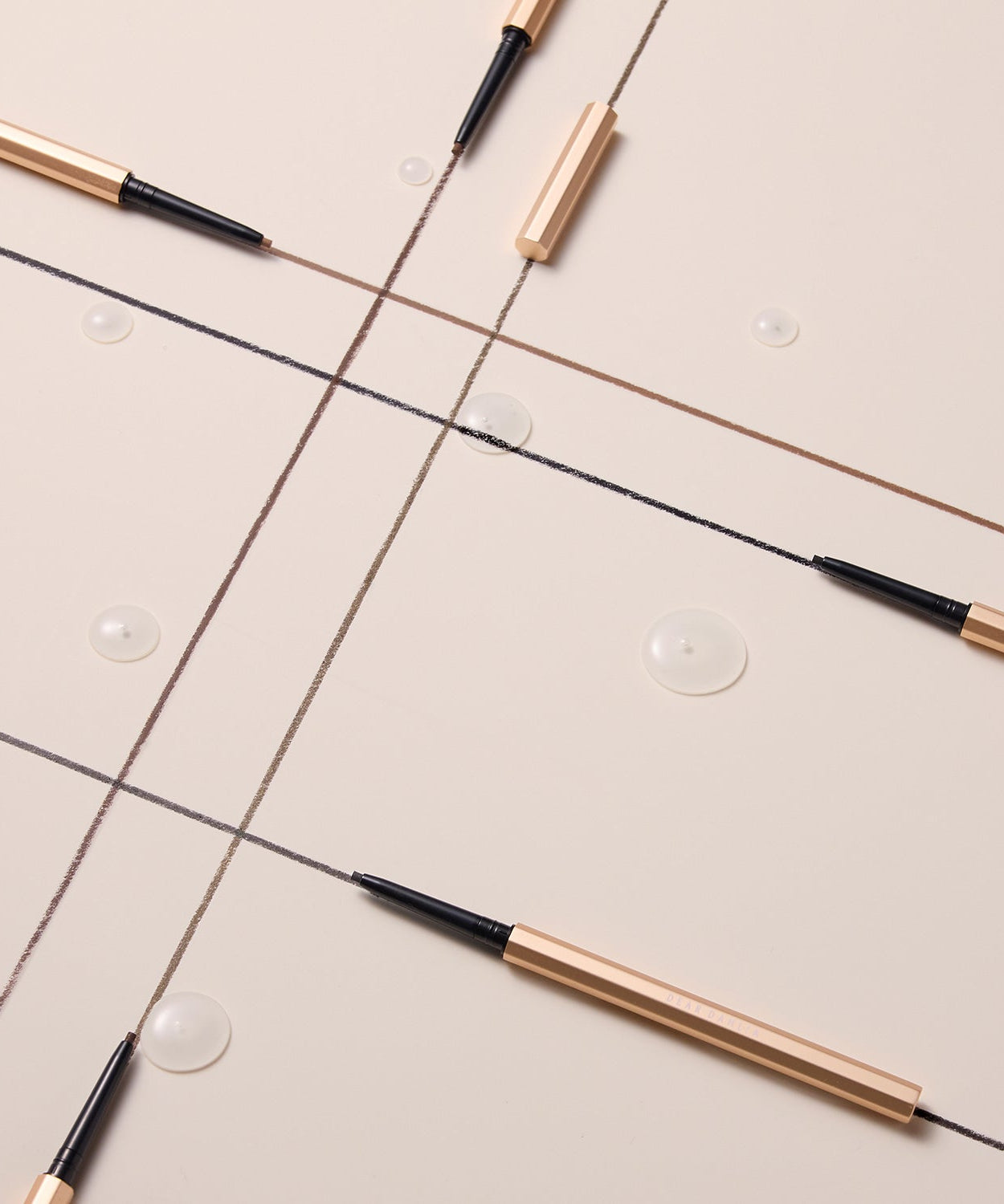 DEAR DAHLIA Perfect Desighning Eyeliner Pencil lying on a neutral background.