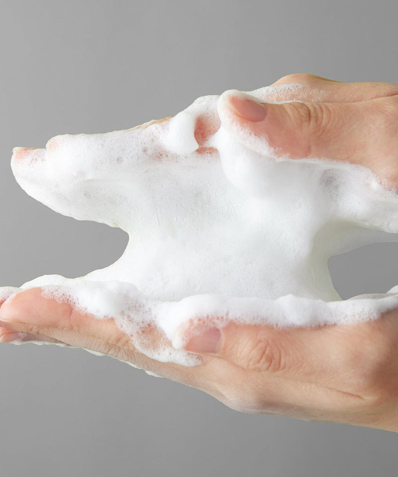 BRTC Homme Active Max Hair & Body All-Round Wash 200ml rich foam demonstration by Gentleman Korea for men’s skincare