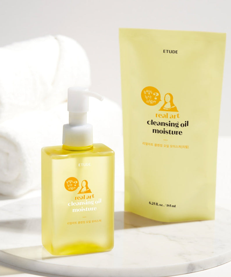 ETUDE Real Art Cleansing Oil Moisture 2-piece set (185ml+185ml) with towels in the background