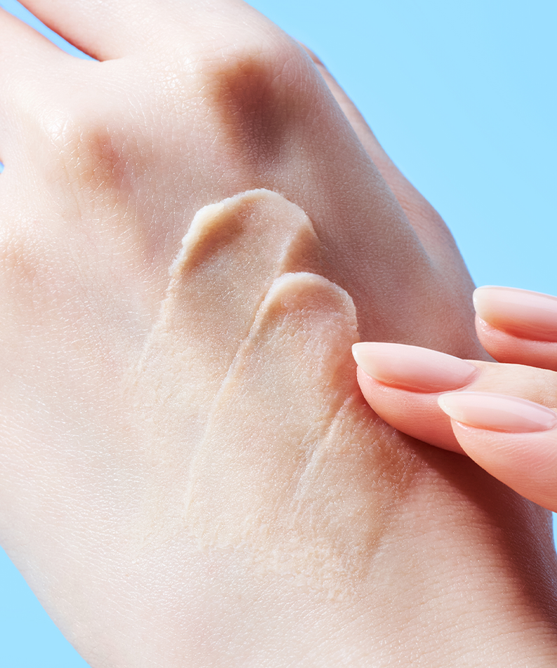 Texture of TOCOBO Vita Airy Sun Primer 35ml on skin showing smooth application.