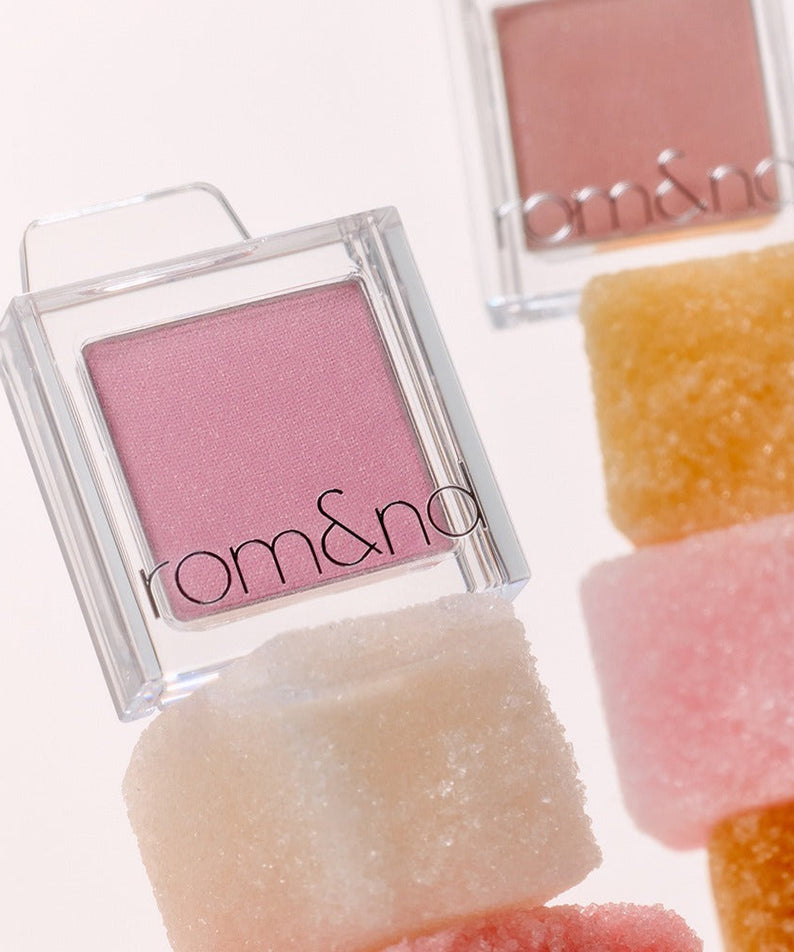 ROMAND Slide In Single #mattepearl pink makeup compact on sugar cubes